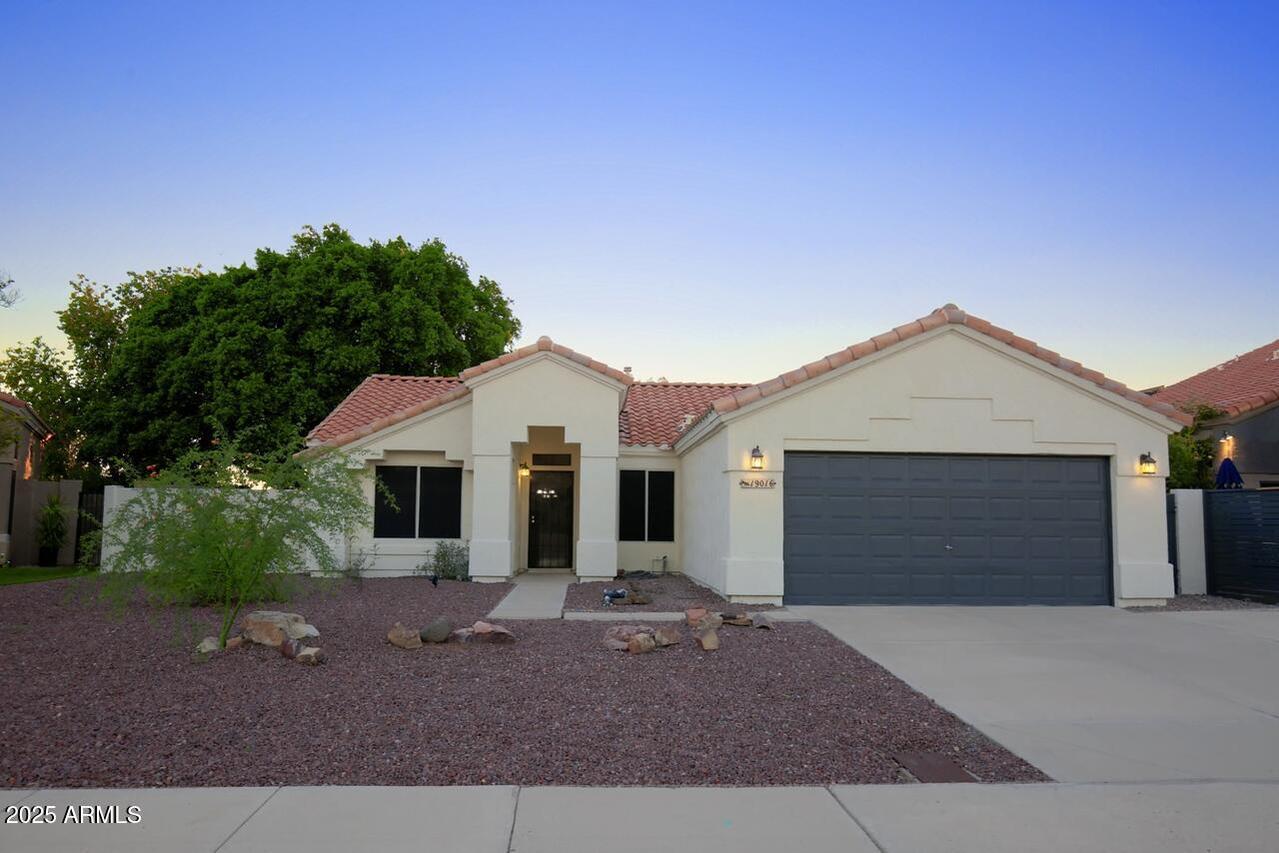 19016 N 52nd Ln., Glendale, AZ 85308