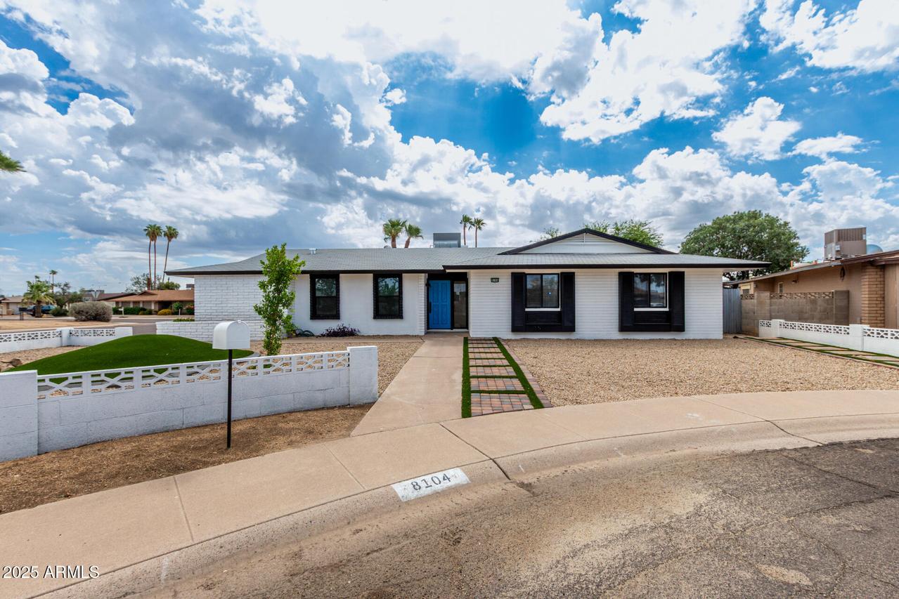 8104 N 45th Ave., Glendale, AZ 85302