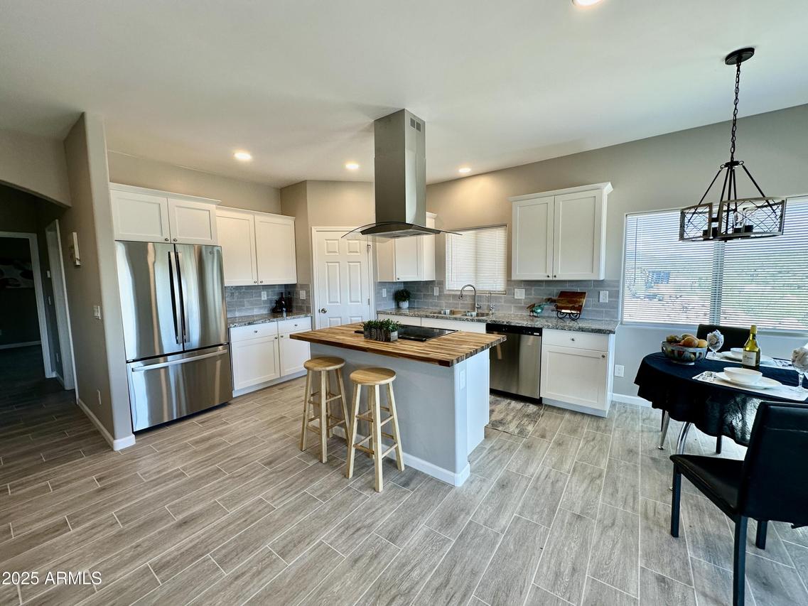 43019 N 18th St., New River, AZ 85087
