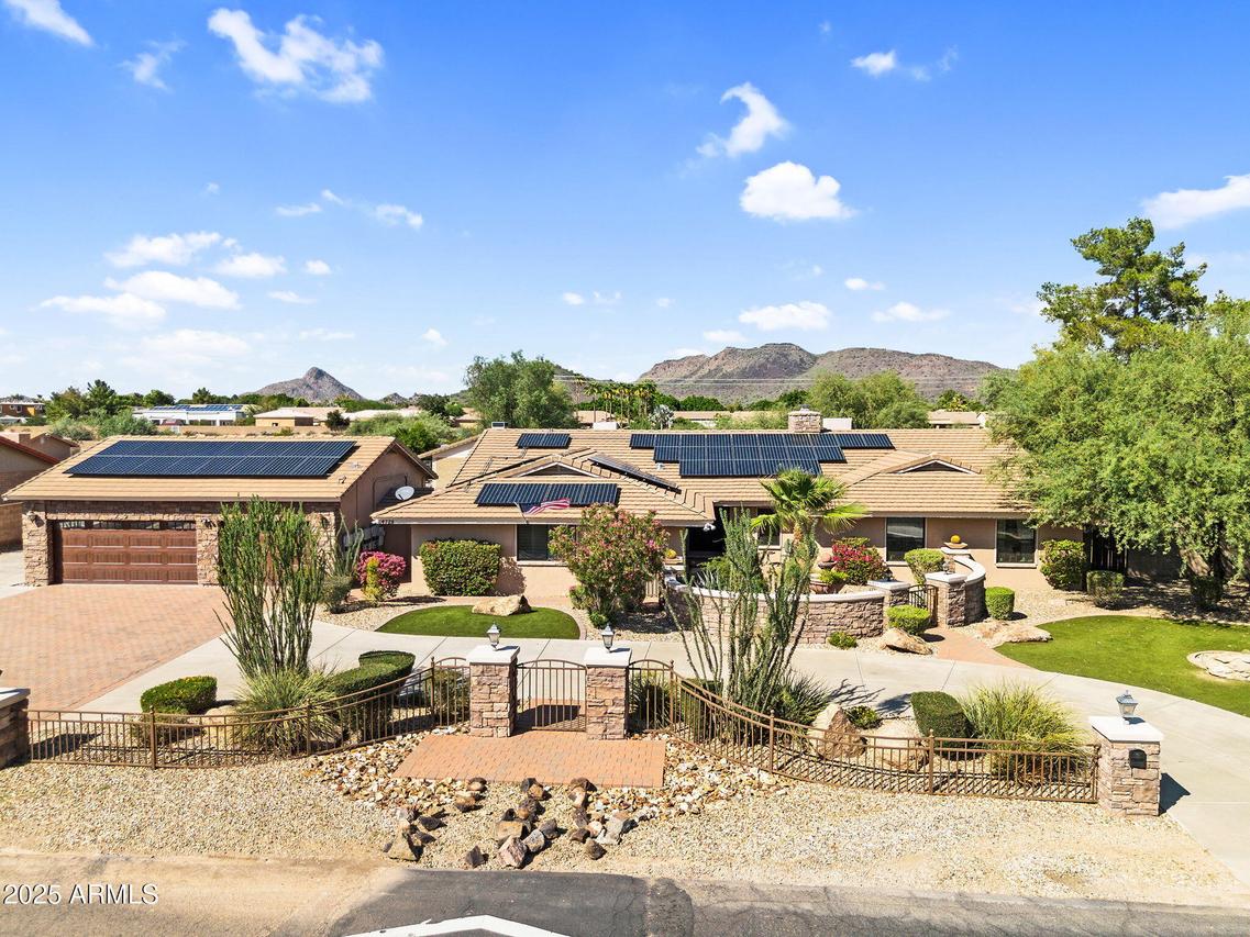 4728 W Saguaro Park Ln., Glendale, AZ 85310