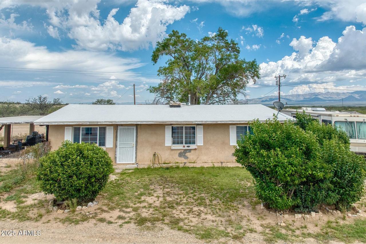 10019 S Honeysuckle Dr., Hereford, AZ 85615