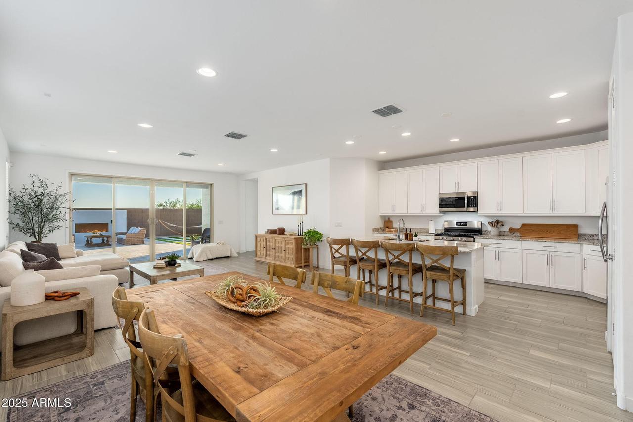 2179 W Burnside Tr., Phoenix, AZ 85085