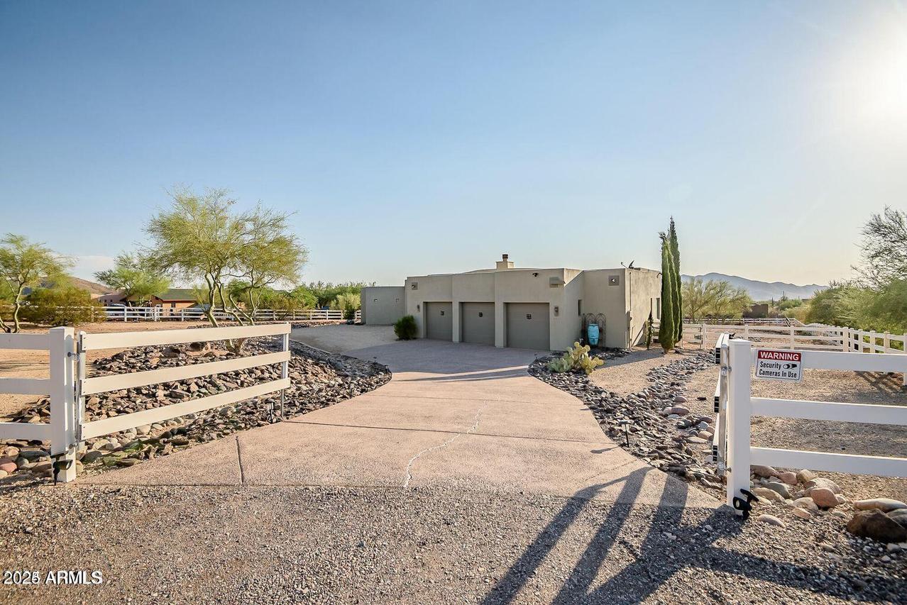 44814 N 22nd St., New River, AZ 85087