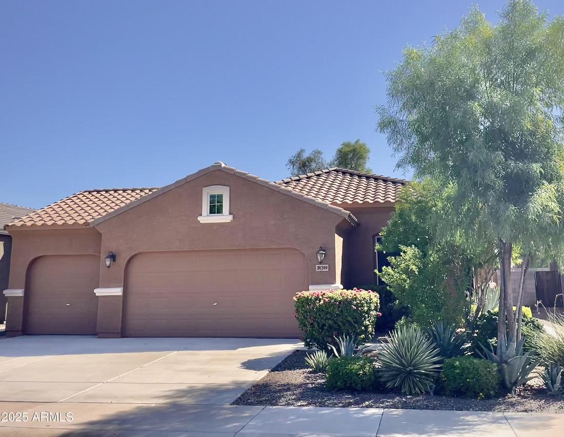 21209 N 40th Ave., Glendale, AZ 85308