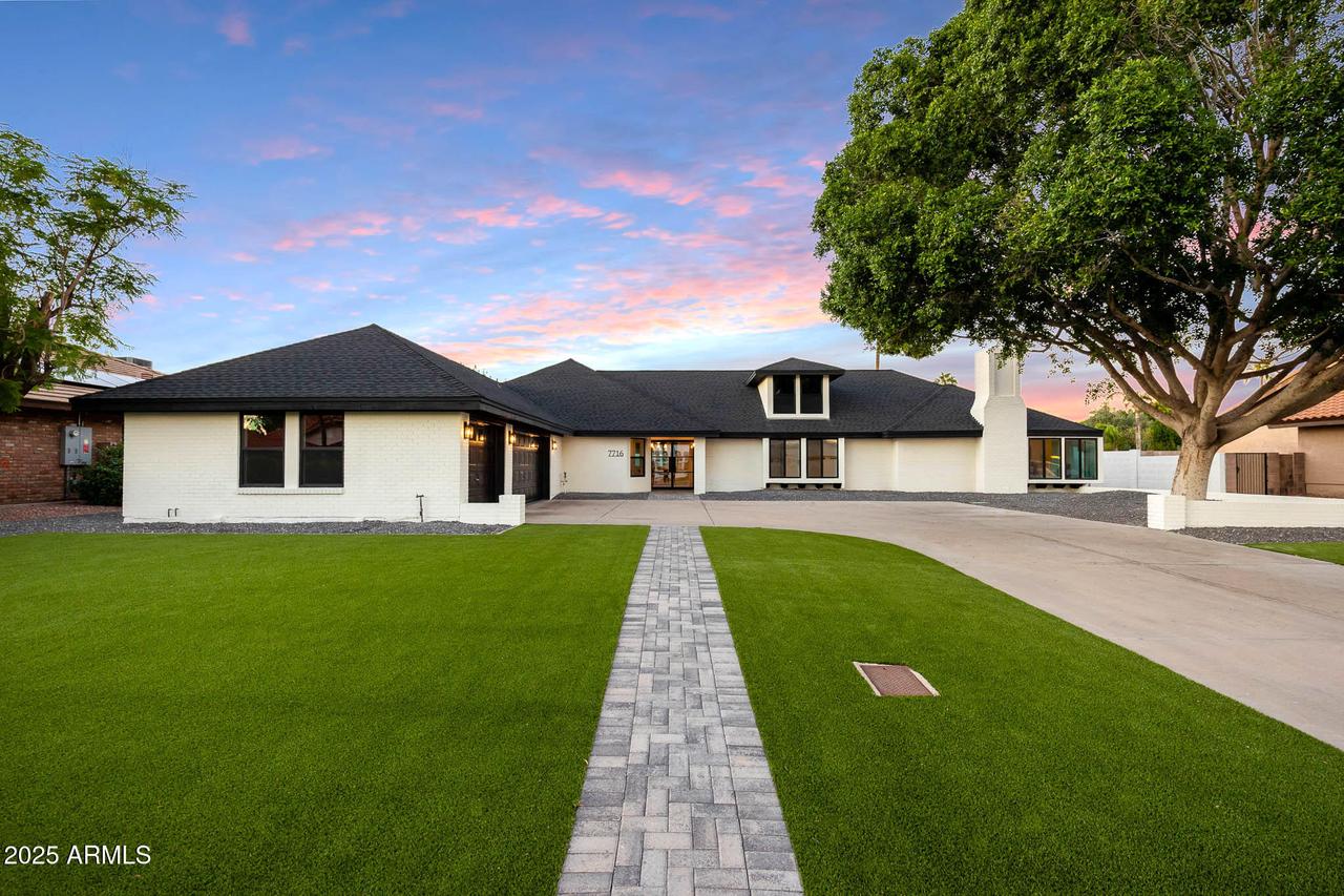 7716 W John Cabot Rd., Glendale, AZ 85308