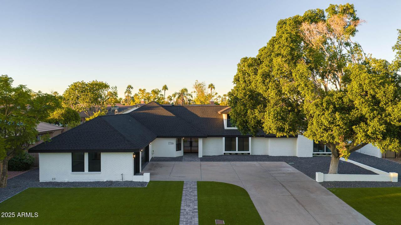 7716 W John Cabot Rd., Glendale, AZ 85308