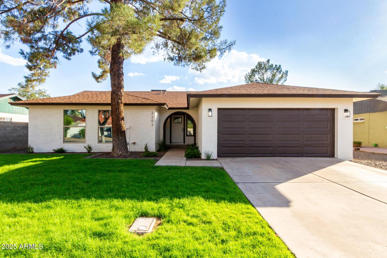 2203 W Palomino Dr., Chandler, AZ 85224