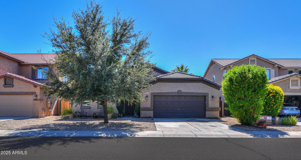 1653 W Green Tree Dr., San Tan Valley, AZ 85144