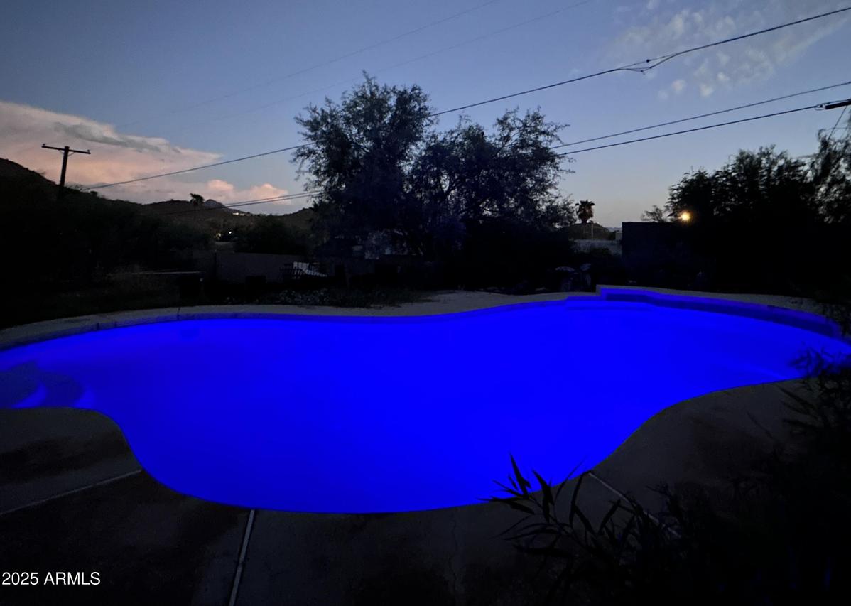 939 W Mercer Ln., Phoenix, AZ 85029