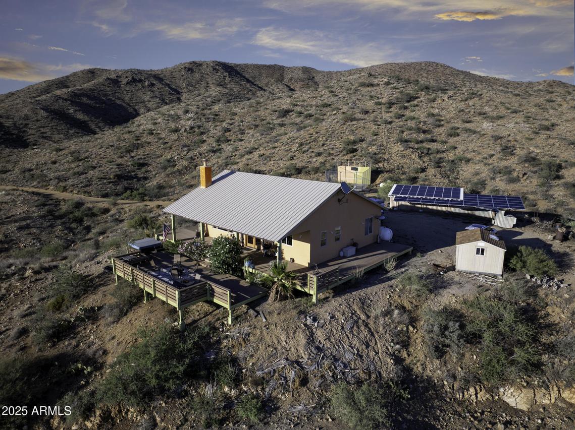 5975 W Aurora Hills Rd., Morristown, AZ 85342