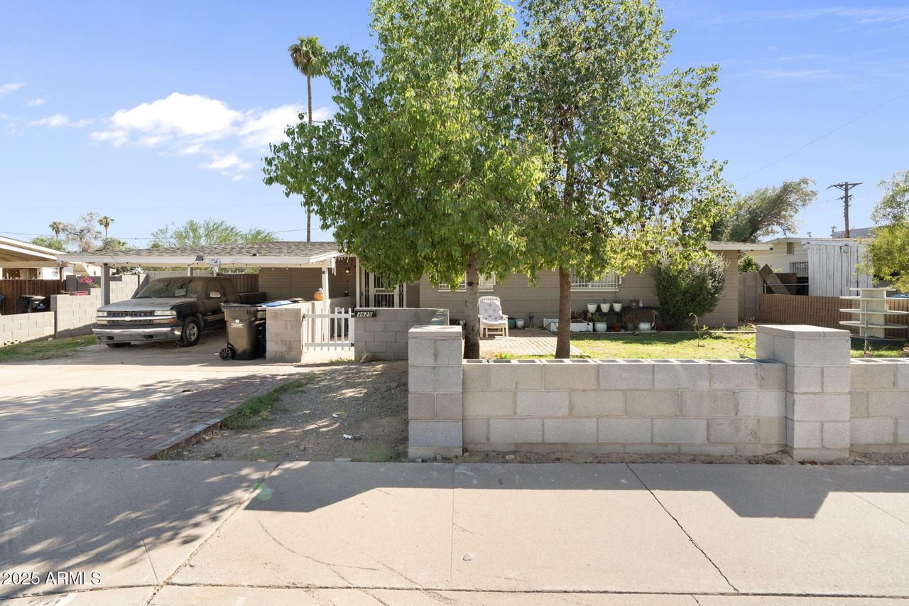 3825 W Elm St., Phoenix, AZ 85019