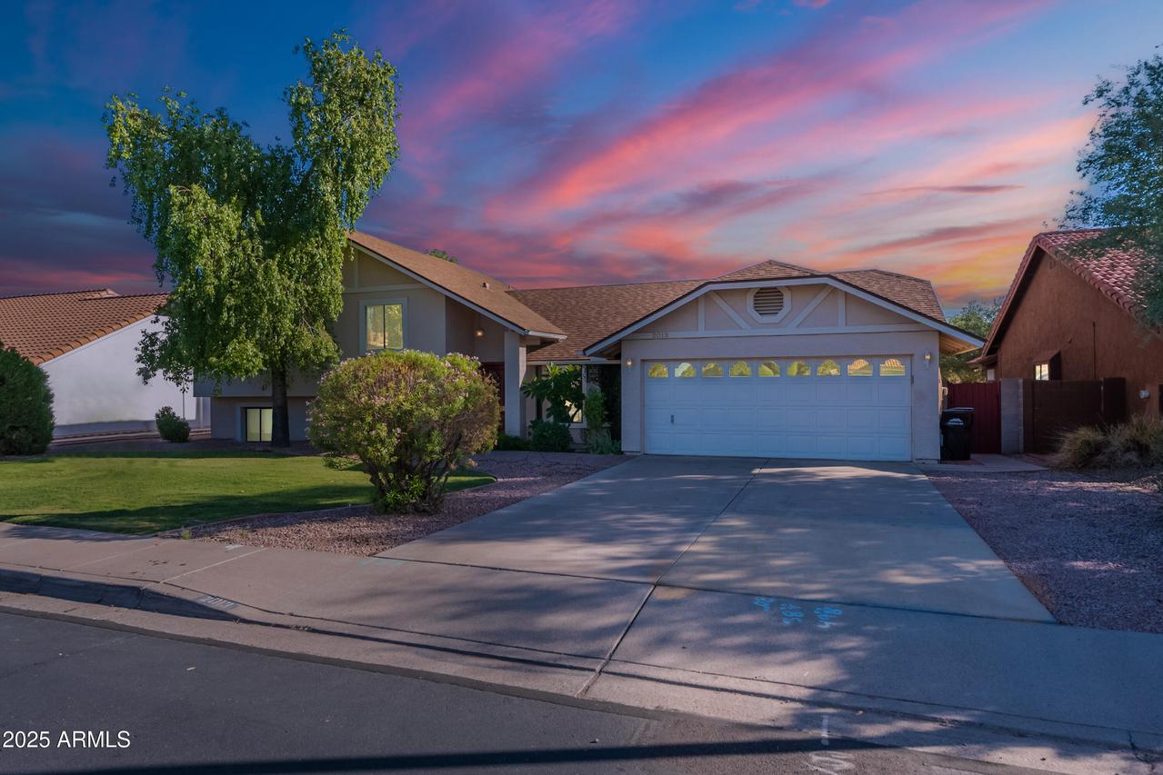 2013 E Lockwood St., Mesa, AZ 85213