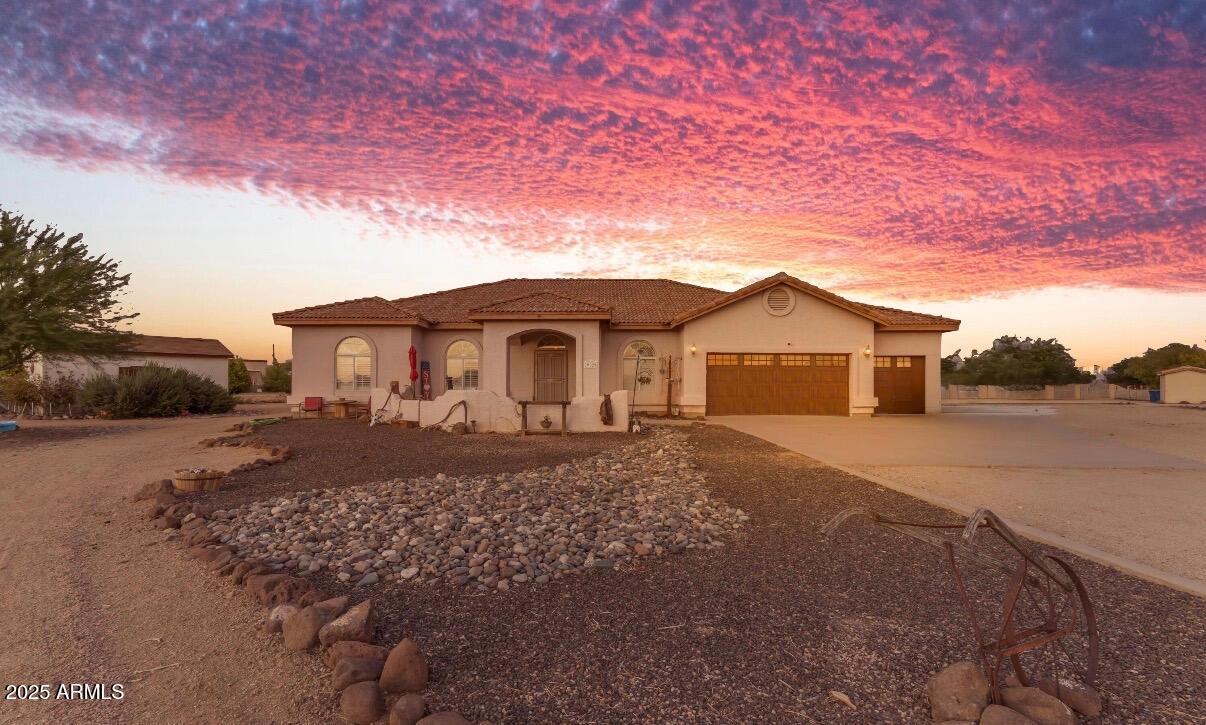 39029 N 21st Ave., Phoenix, AZ 85086