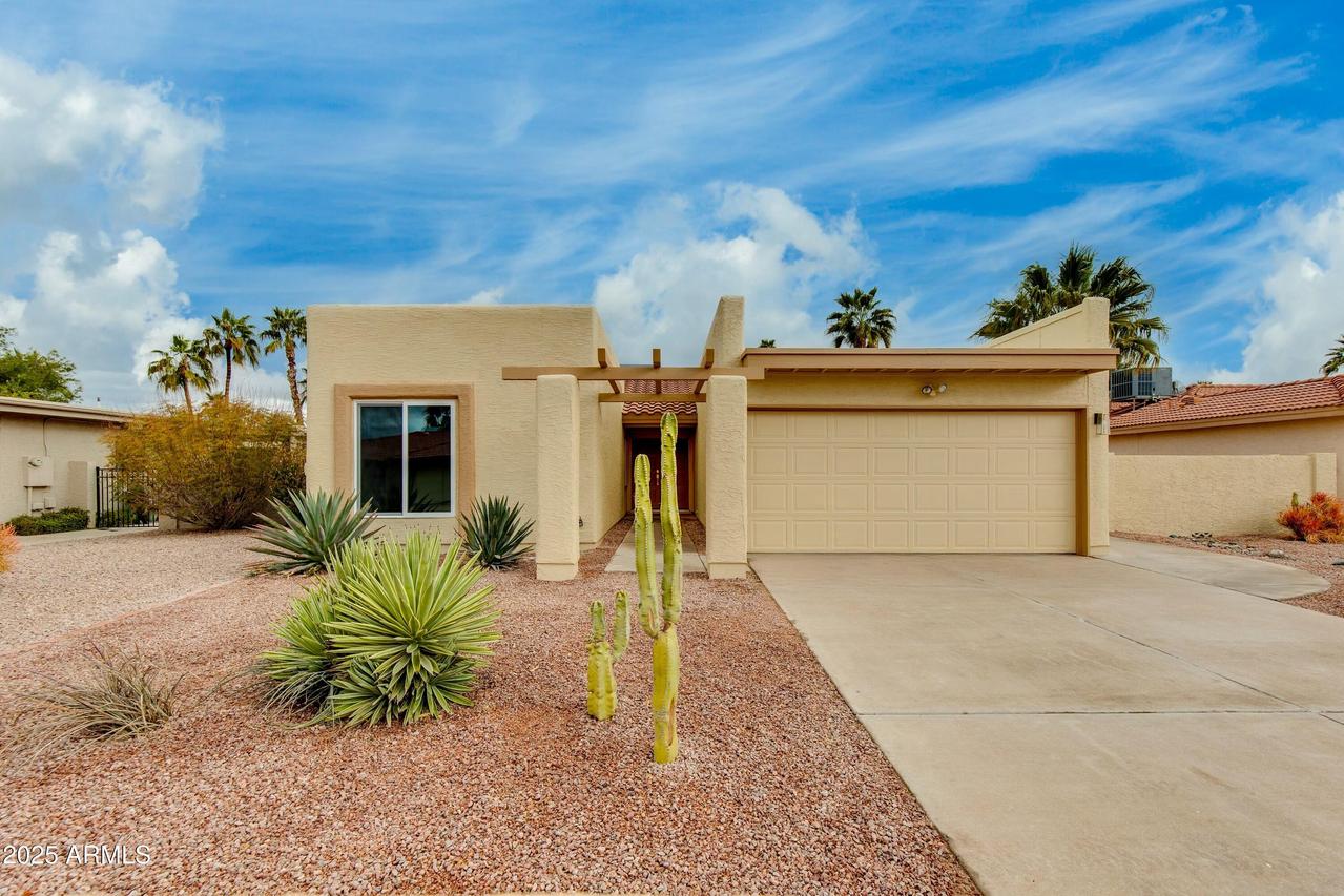10430 E Chestnut Dr., Sun Lakes, AZ 85248