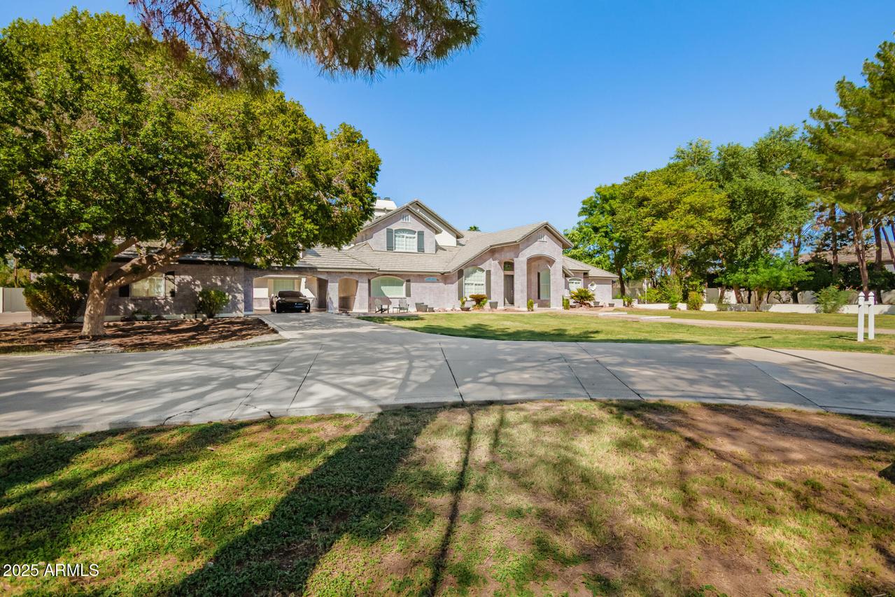 2350 N Hall Cir., Mesa, AZ 85203
