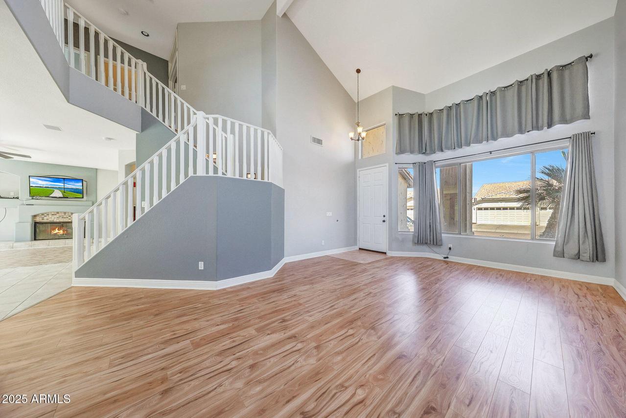 335 W Helena Dr., Phoenix, AZ 85023