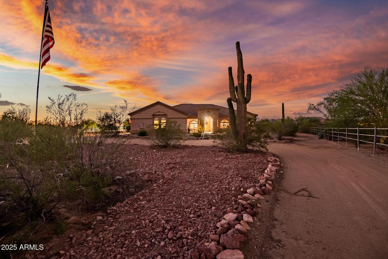 15576 W Dale Ln., Surprise, AZ 85387