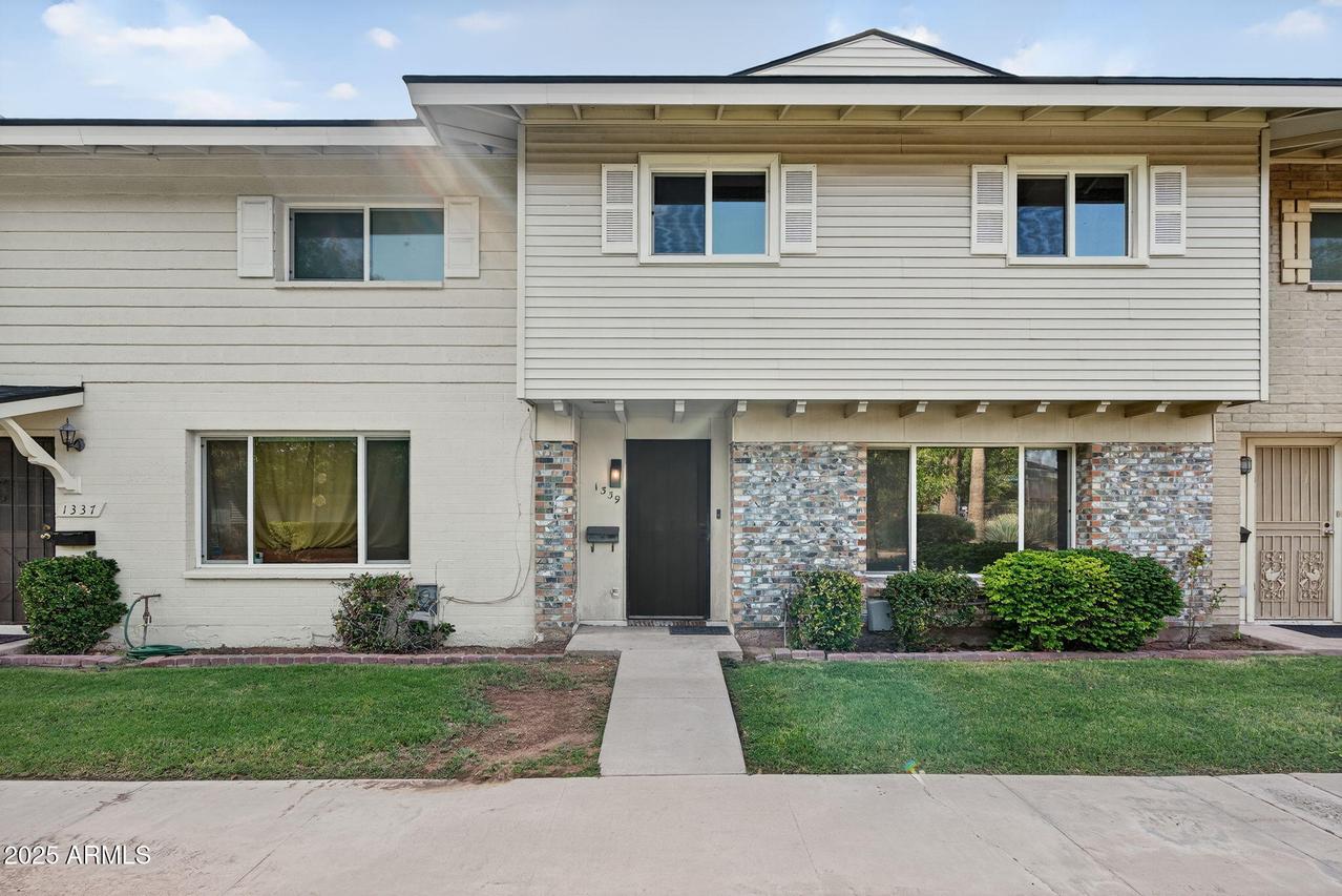 1339 N 44th St., Phoenix, AZ 85008