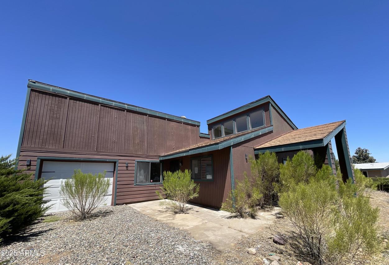 17288 E Lakeview Ct., Mayer, AZ 86333