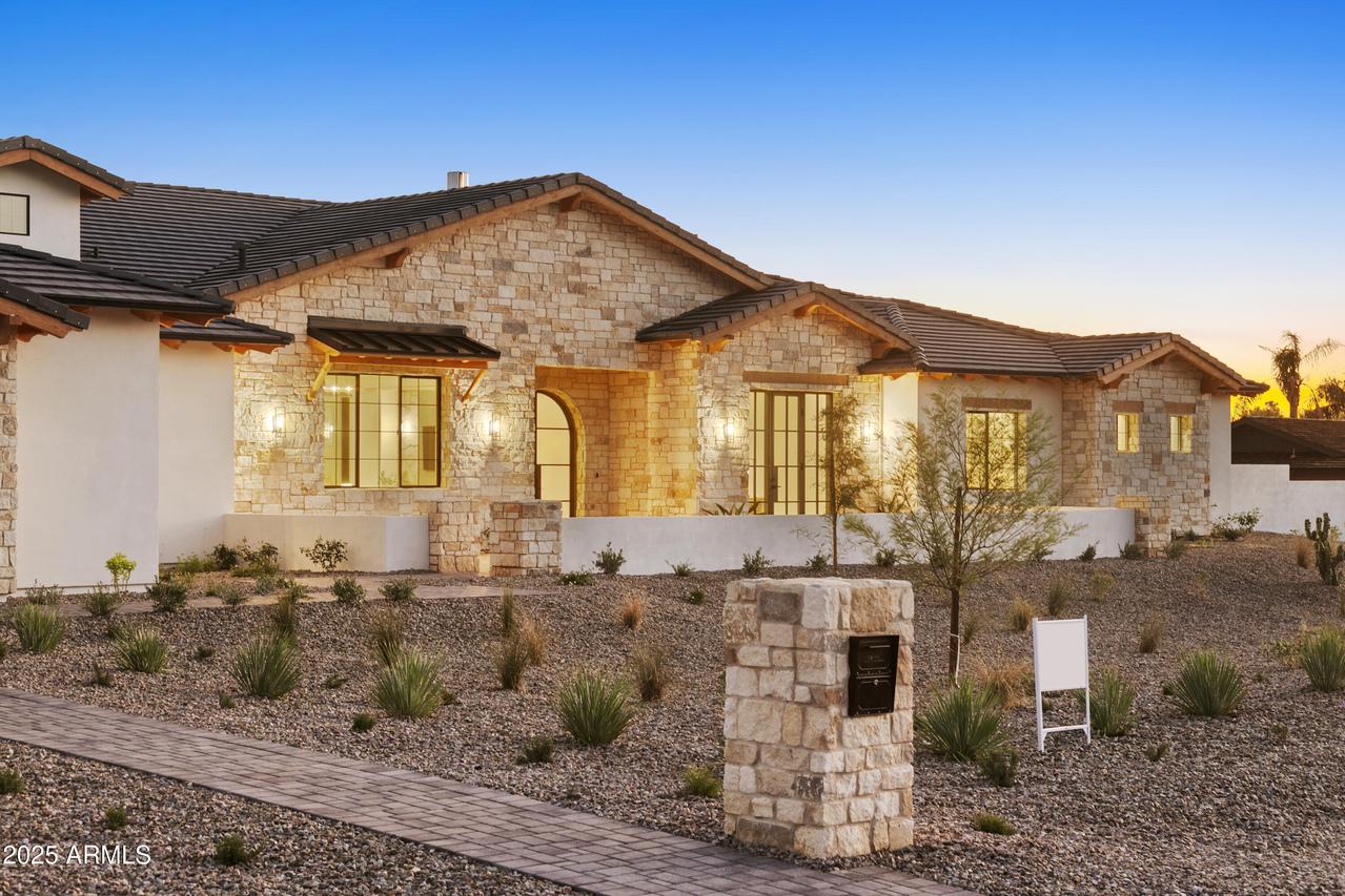 8125 E Gail Rd., Scottsdale, AZ 85260