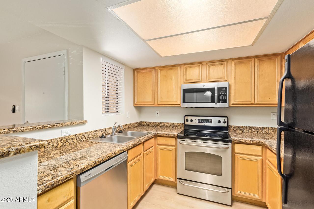 5757 W Eugie Ave. #1040, Glendale, AZ 85304