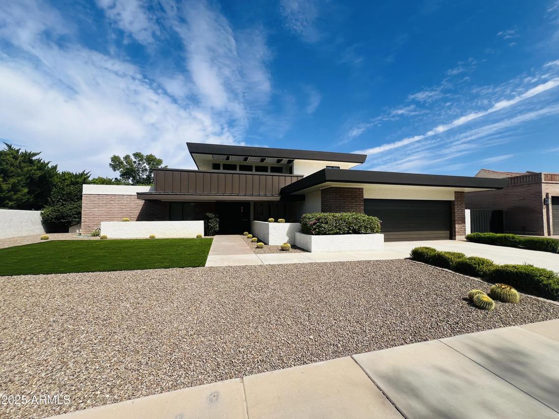 8166 E Del Cadena Dr., Scottsdale, AZ 85258