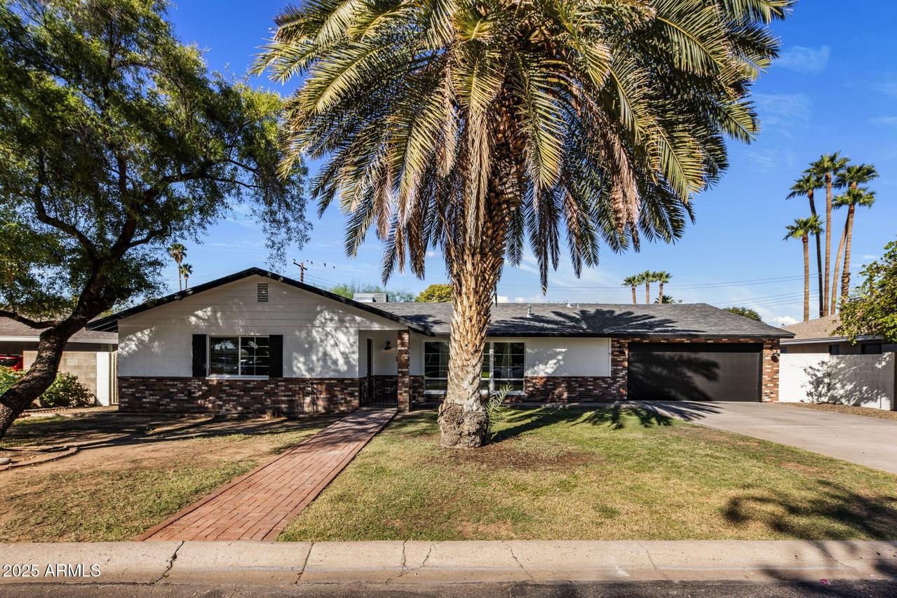6112 N 11th Ave., Phoenix, AZ 85013