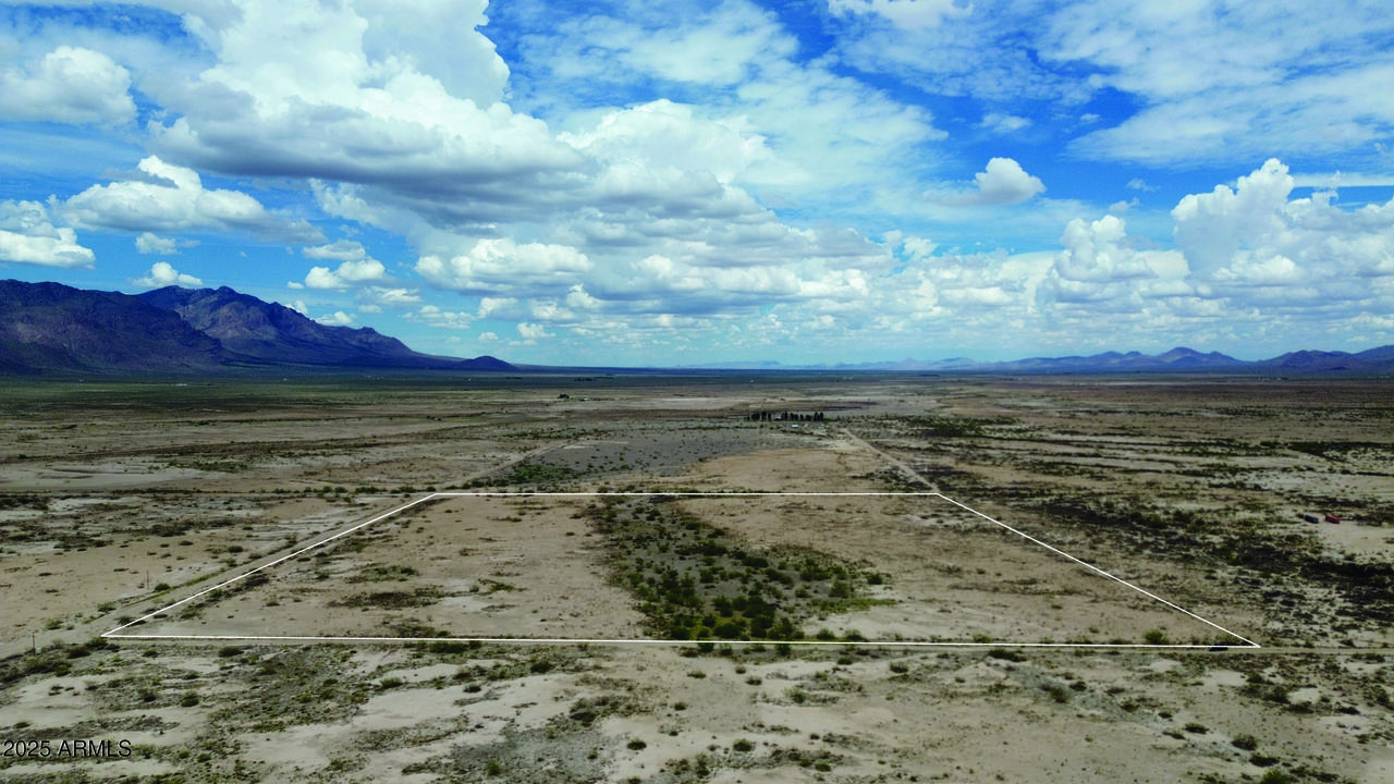 40.98 Acre E Many Wells Rd. #32, Portal, AZ 85632