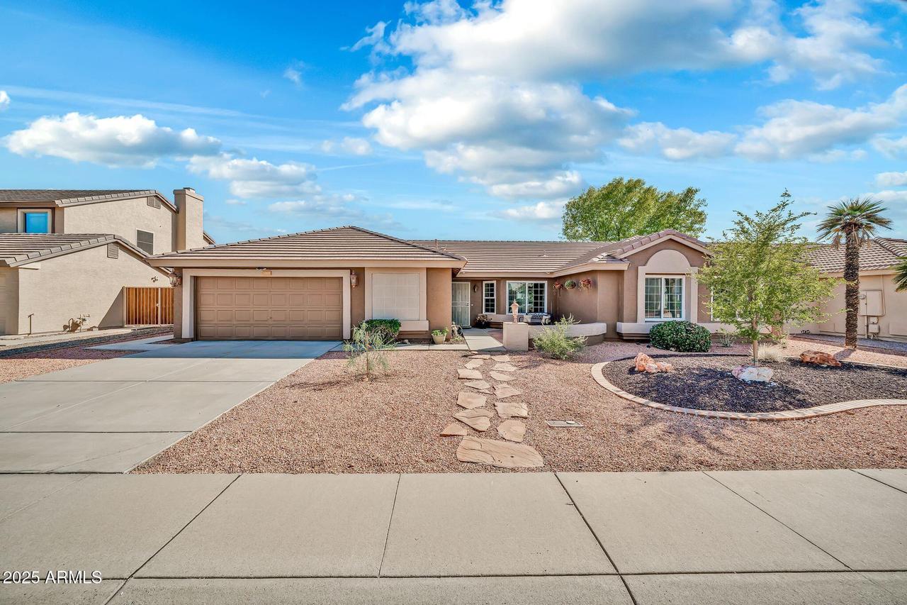 7569 W Maui Ln., Peoria, AZ 85381