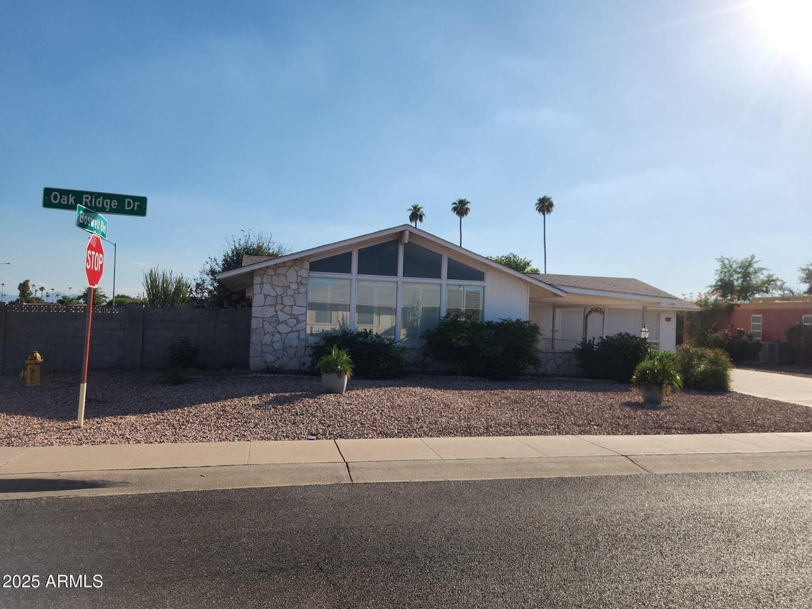 10201 W Oak Ridge Dr., Sun City, AZ 85351