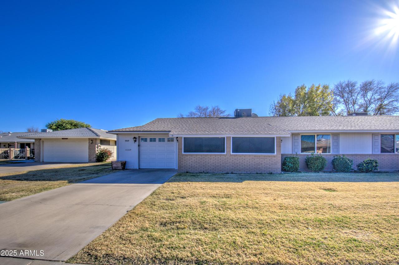 9909 W Newport Dr., Sun City, AZ 85351