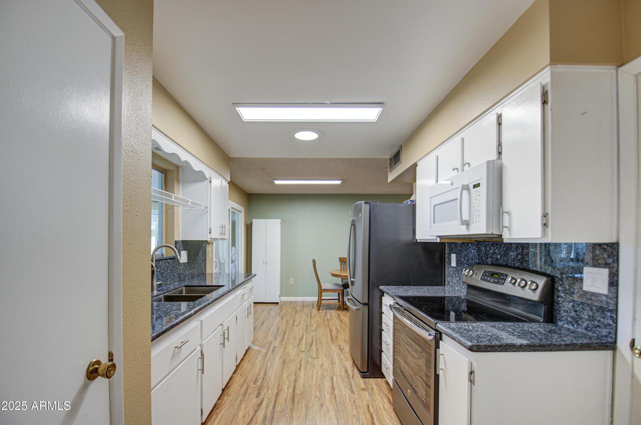 9909 W Newport Dr., Sun City, AZ 85351