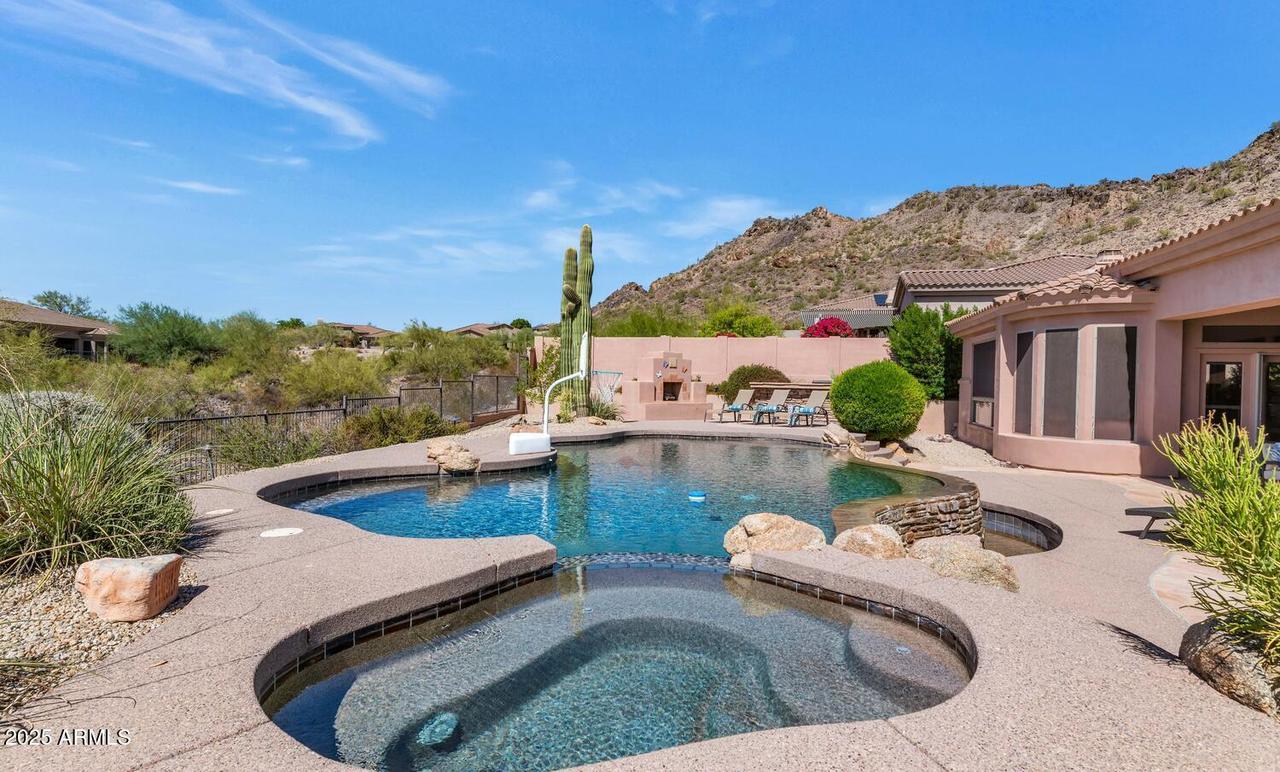 27562 N 83rd Glen, Peoria, AZ 85383