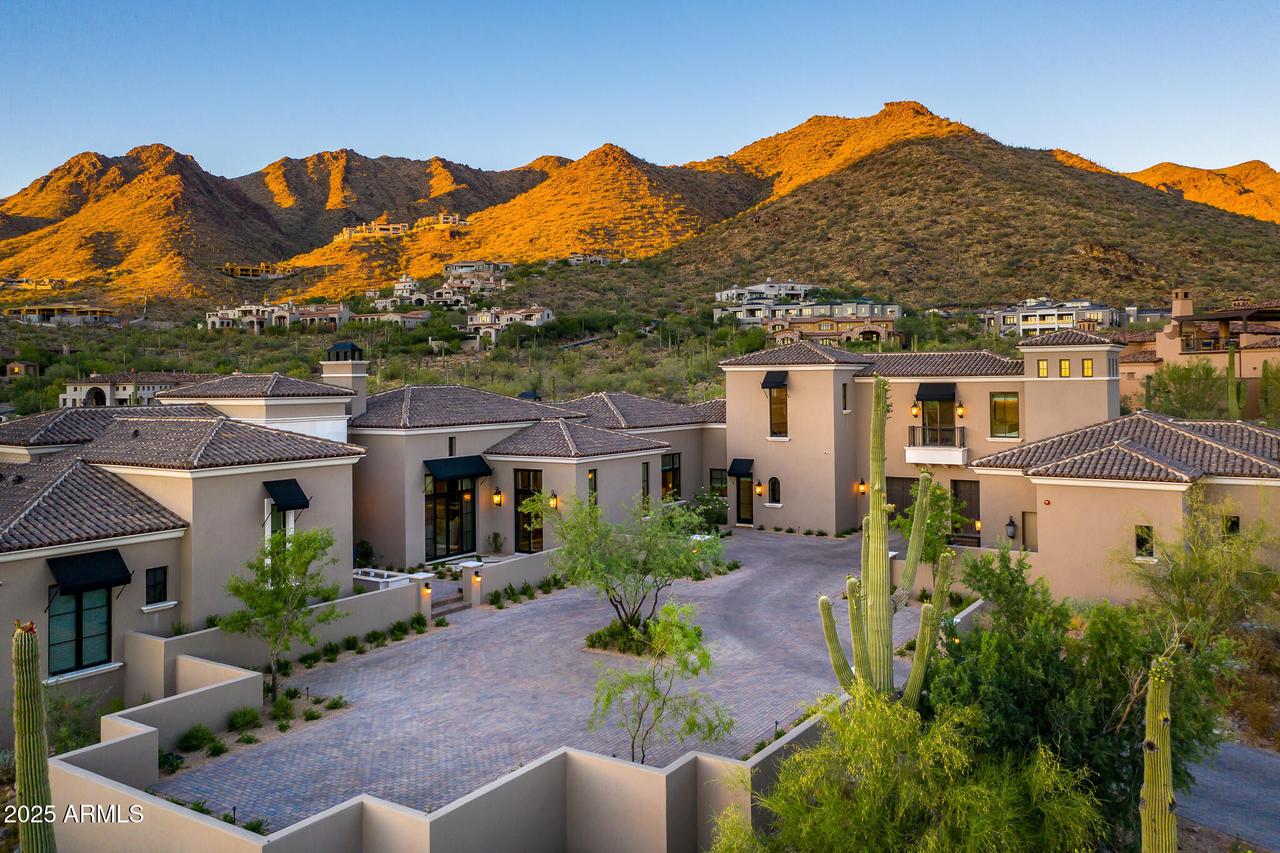 11006 E Saguaro Canyon Tr., Scottsdale, AZ 85255