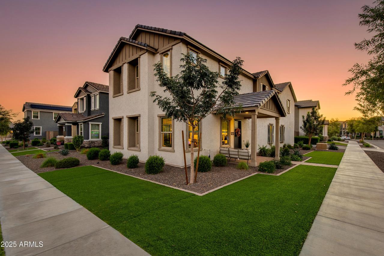 1935 W Lariat Ln., Phoenix, AZ 85085