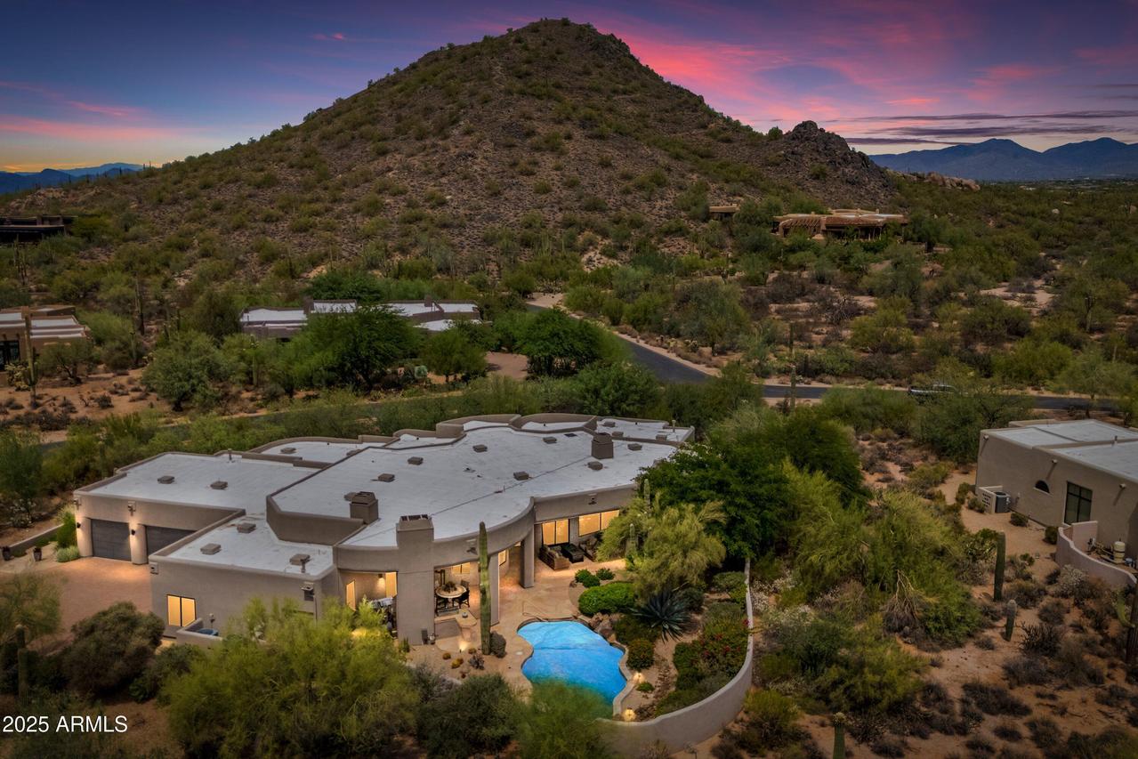 8300 E Dixileta Dr. #304, Scottsdale, AZ 85266