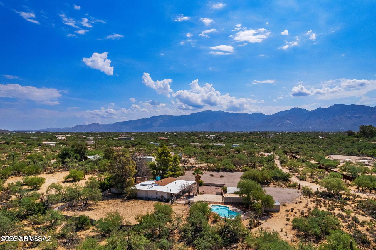 2350 W Sunkist Rd., Tucson, AZ 85755