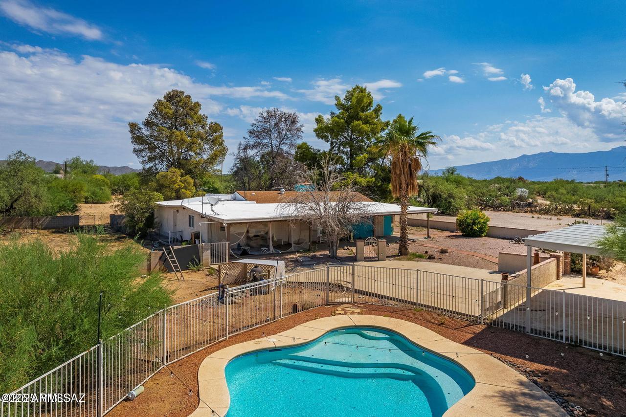 2350 W Sunkist Rd., Tucson, AZ 85755