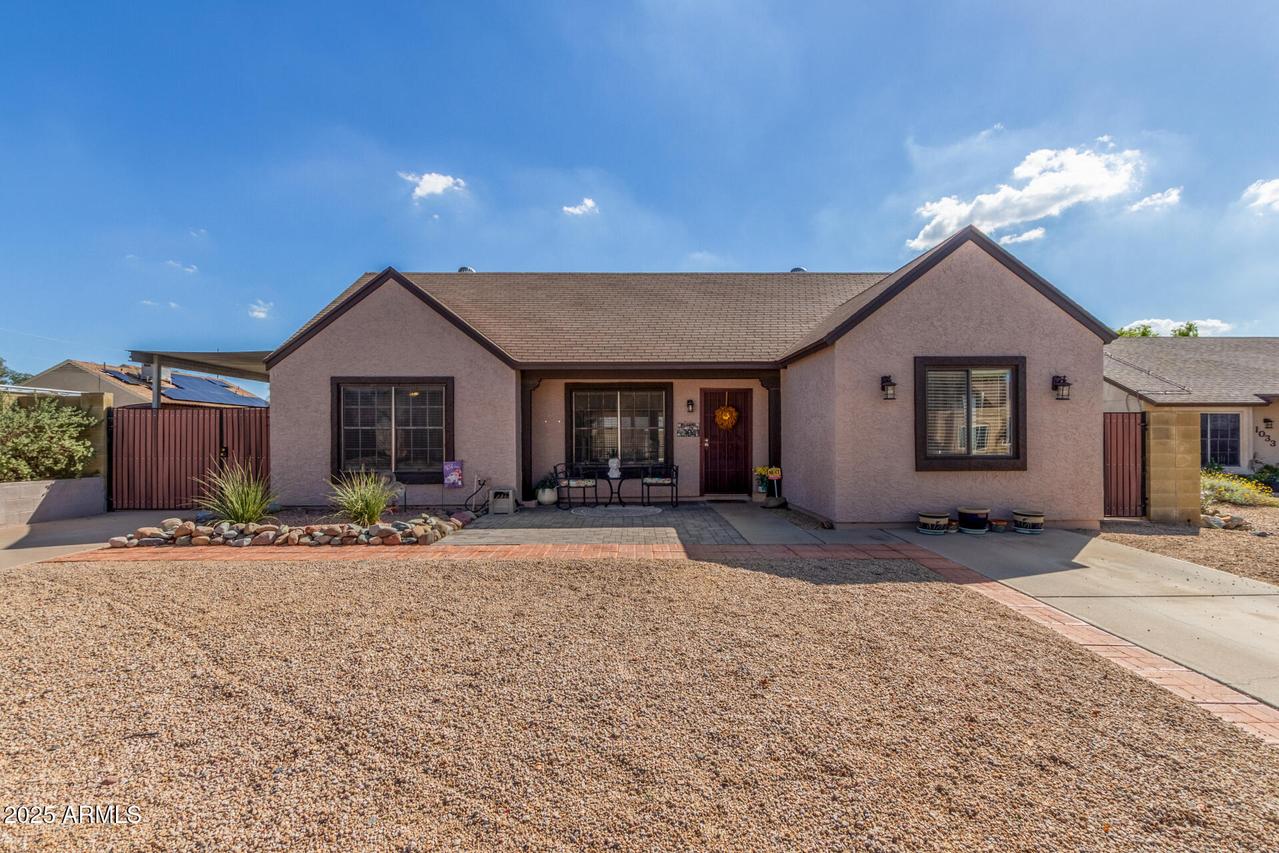 1041 E Wickieup Ln., Phoenix, AZ 85024