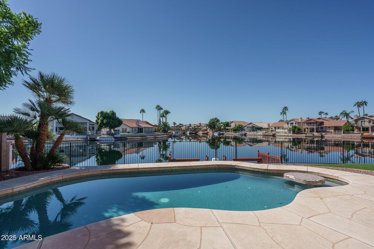 5561 W Rose Garden Ln., Glendale, AZ 85308