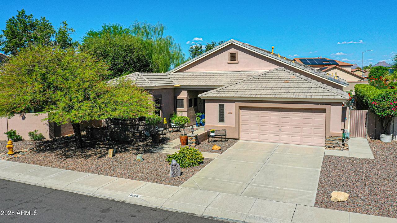 8010 W Clara Ln., Peoria, AZ 85382