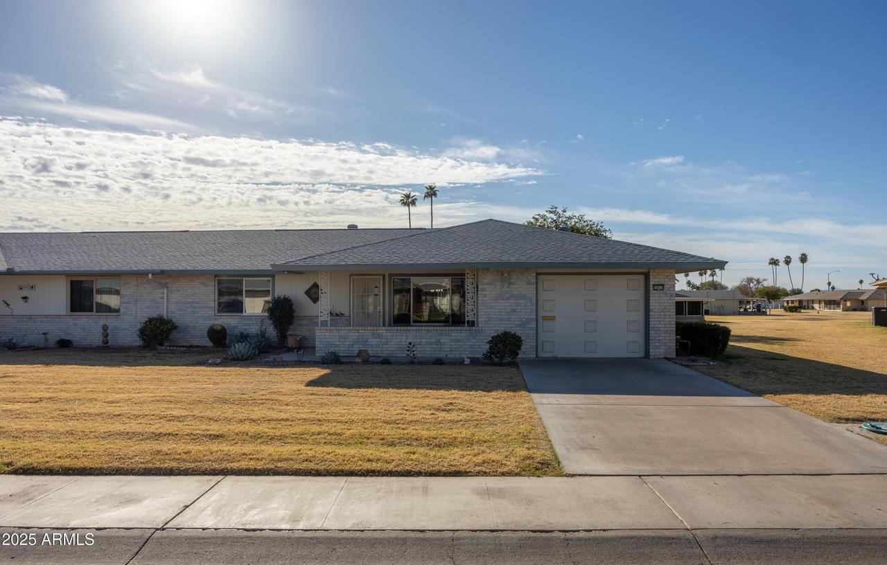 10019 W Shasta Dr., Sun City, AZ 85351