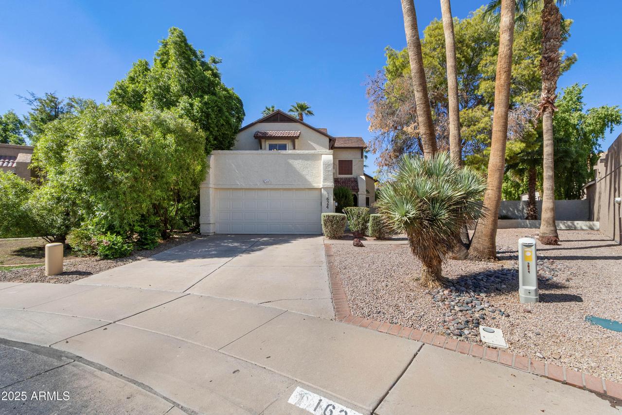 1624 N Calle Cir., Chandler, AZ 85224