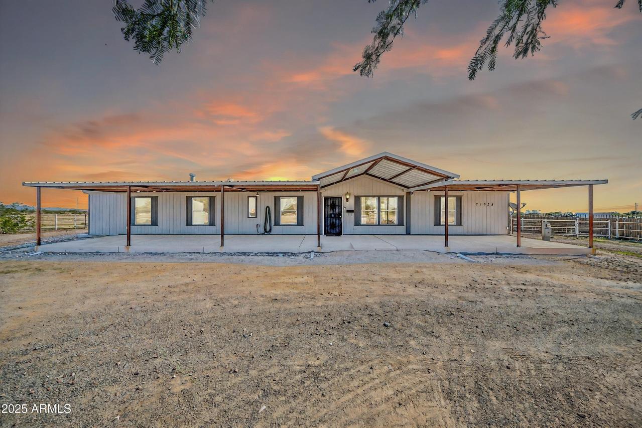 21024 W Montgomery Rd., Wittmann, AZ 85361