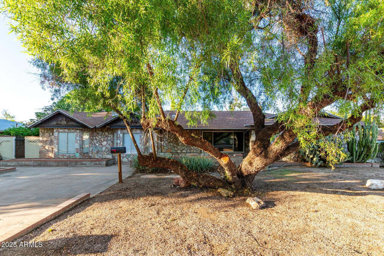 344 E Aepli Dr., Tempe, AZ 85282