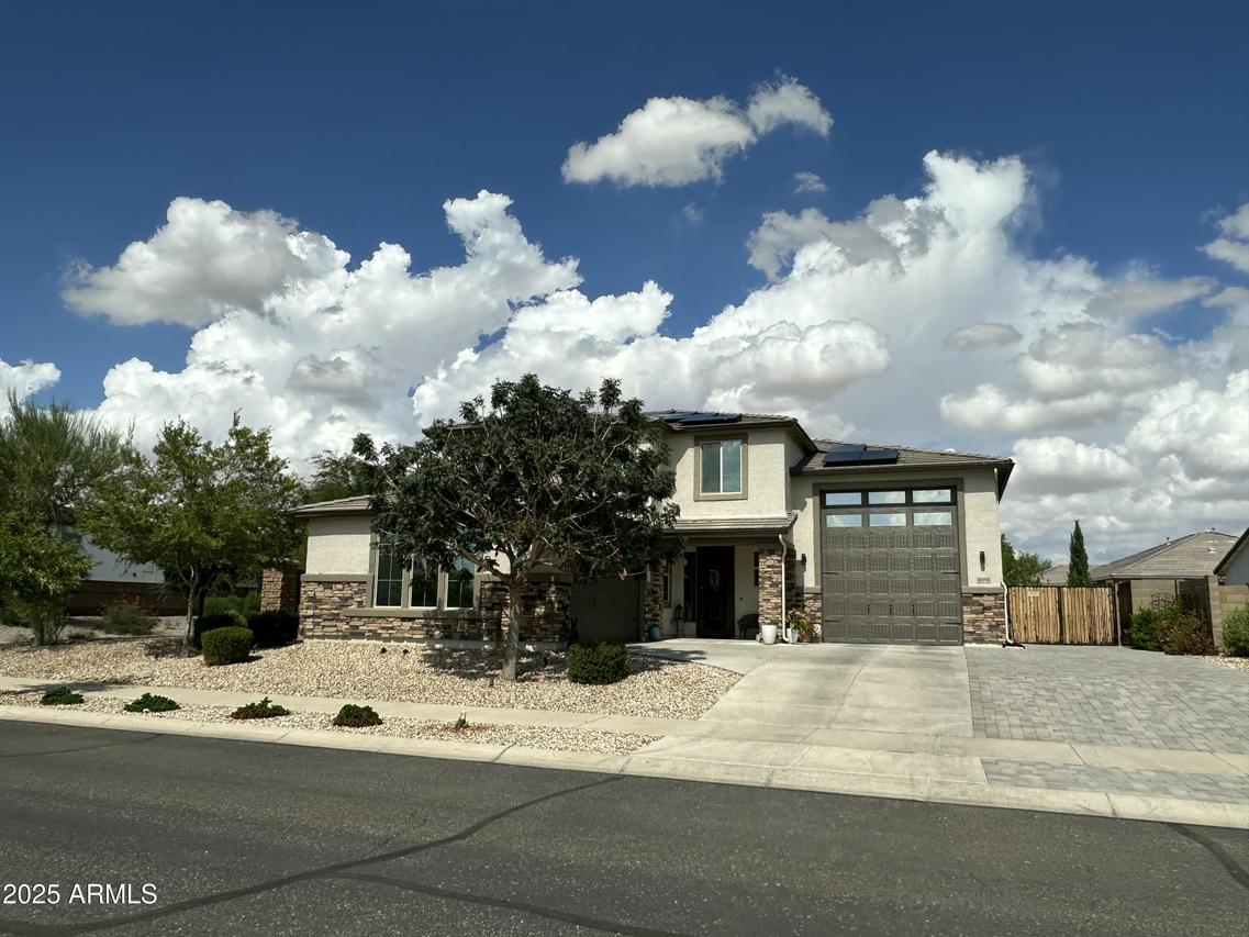 18998 W Becker Ln., Surprise, AZ 85388