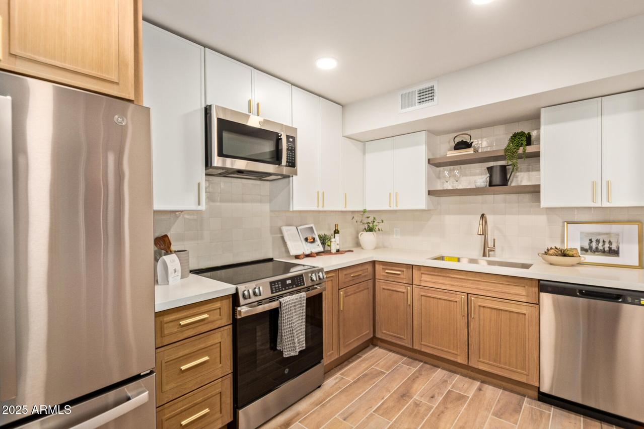 4201 E Camelback Rd. #28, Phoenix, AZ 85018