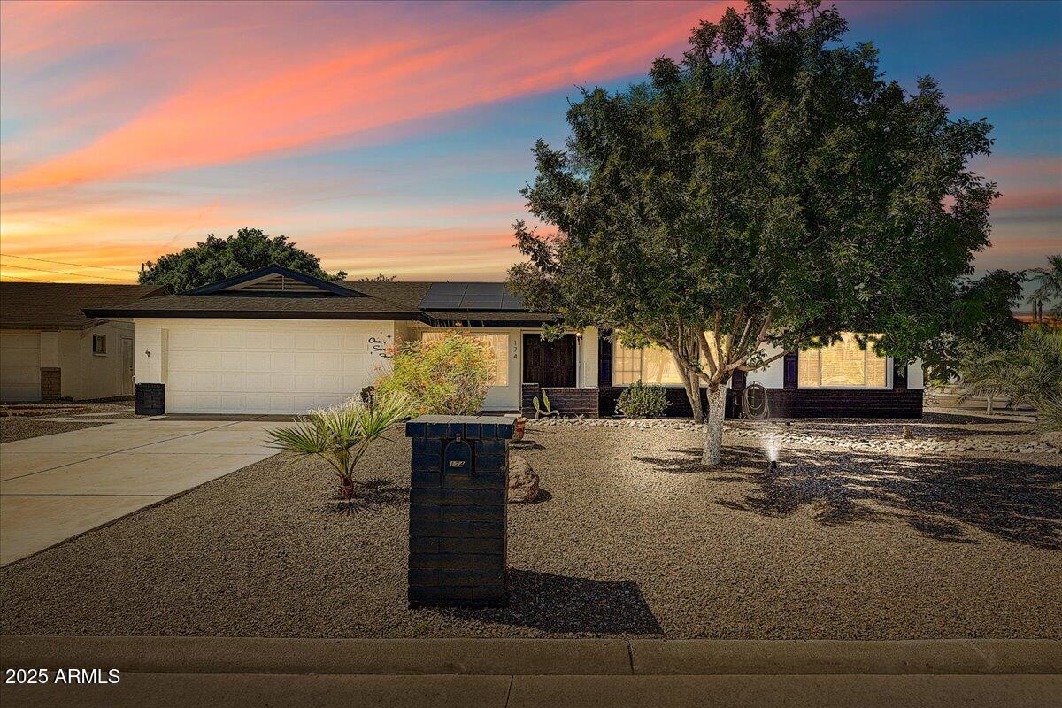 174 S Sagebrush Cir., Litchfield Park, AZ 85340