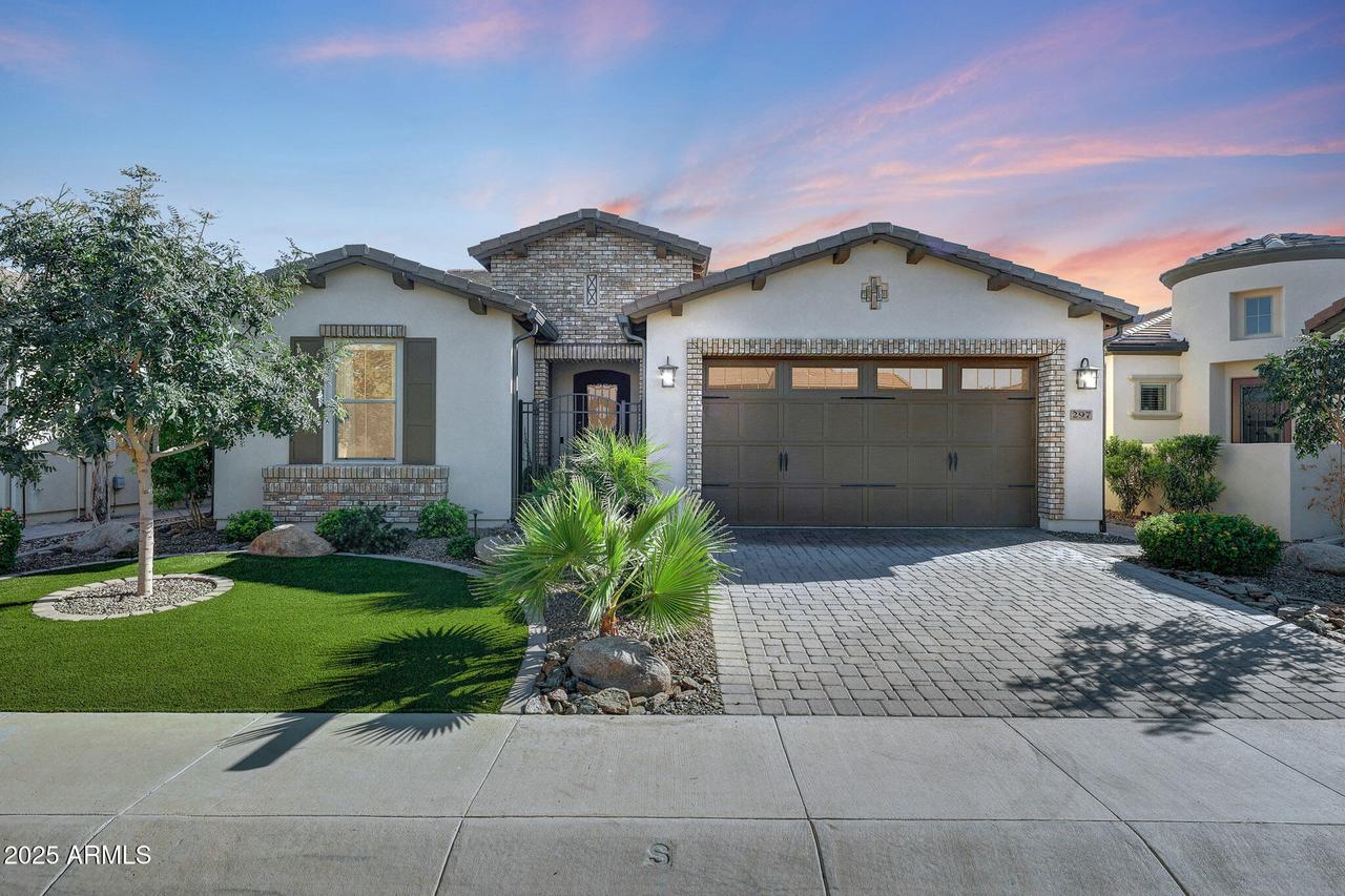 297 E Veterans Way, Queen Creek, AZ 85140