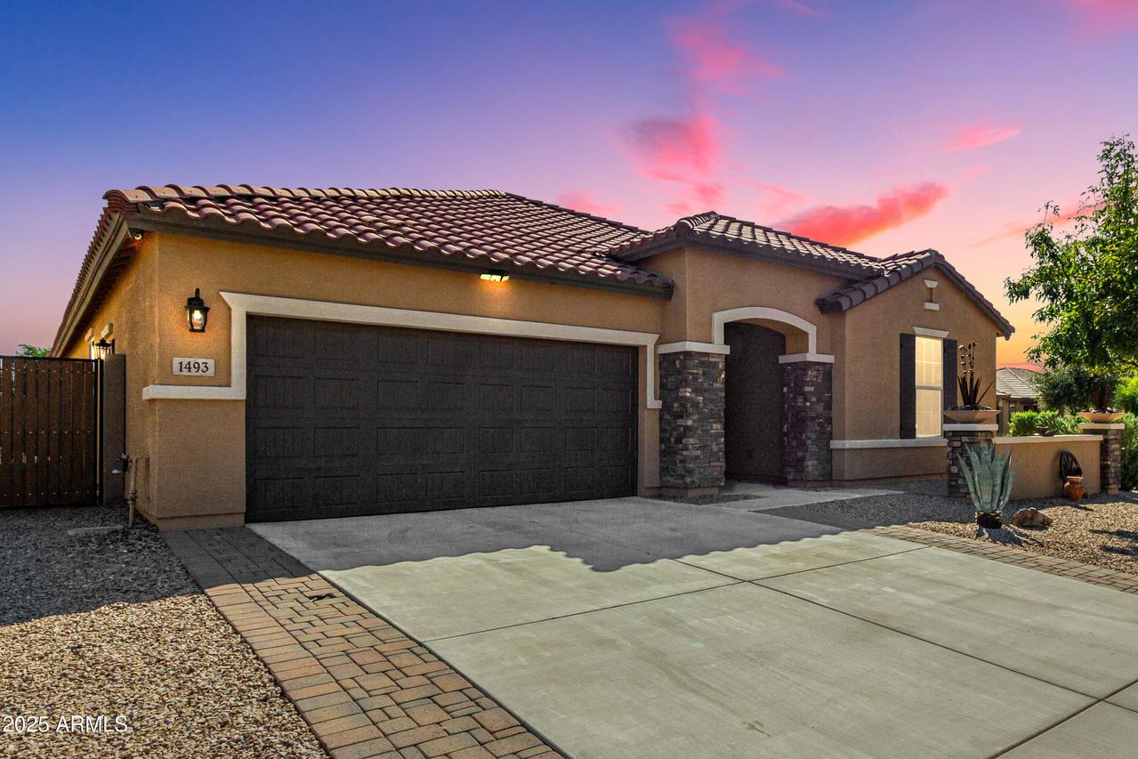 1493 E Primavera Way, San Tan Valley, AZ 85140